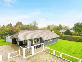 8 person holiday home in Juelsminde Sønderby